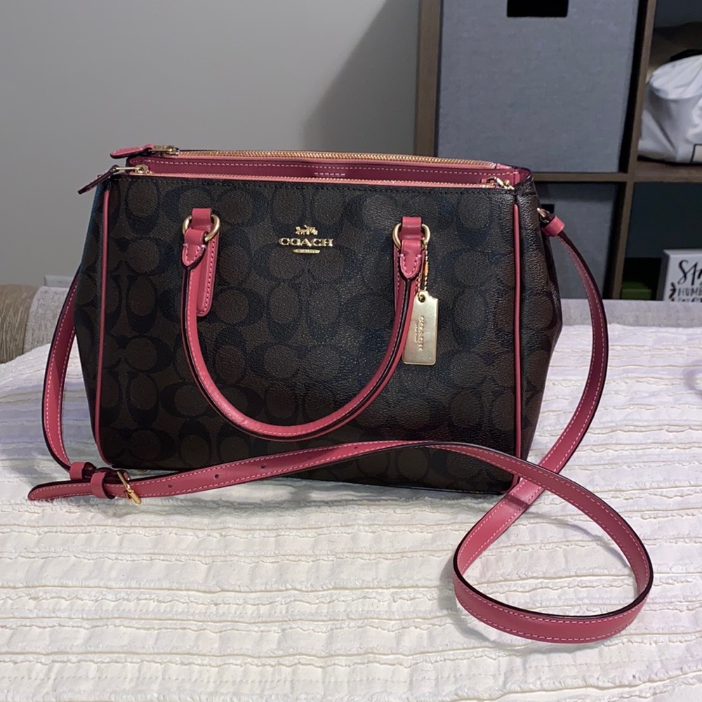 Coach used like new SURREY CARRYALL